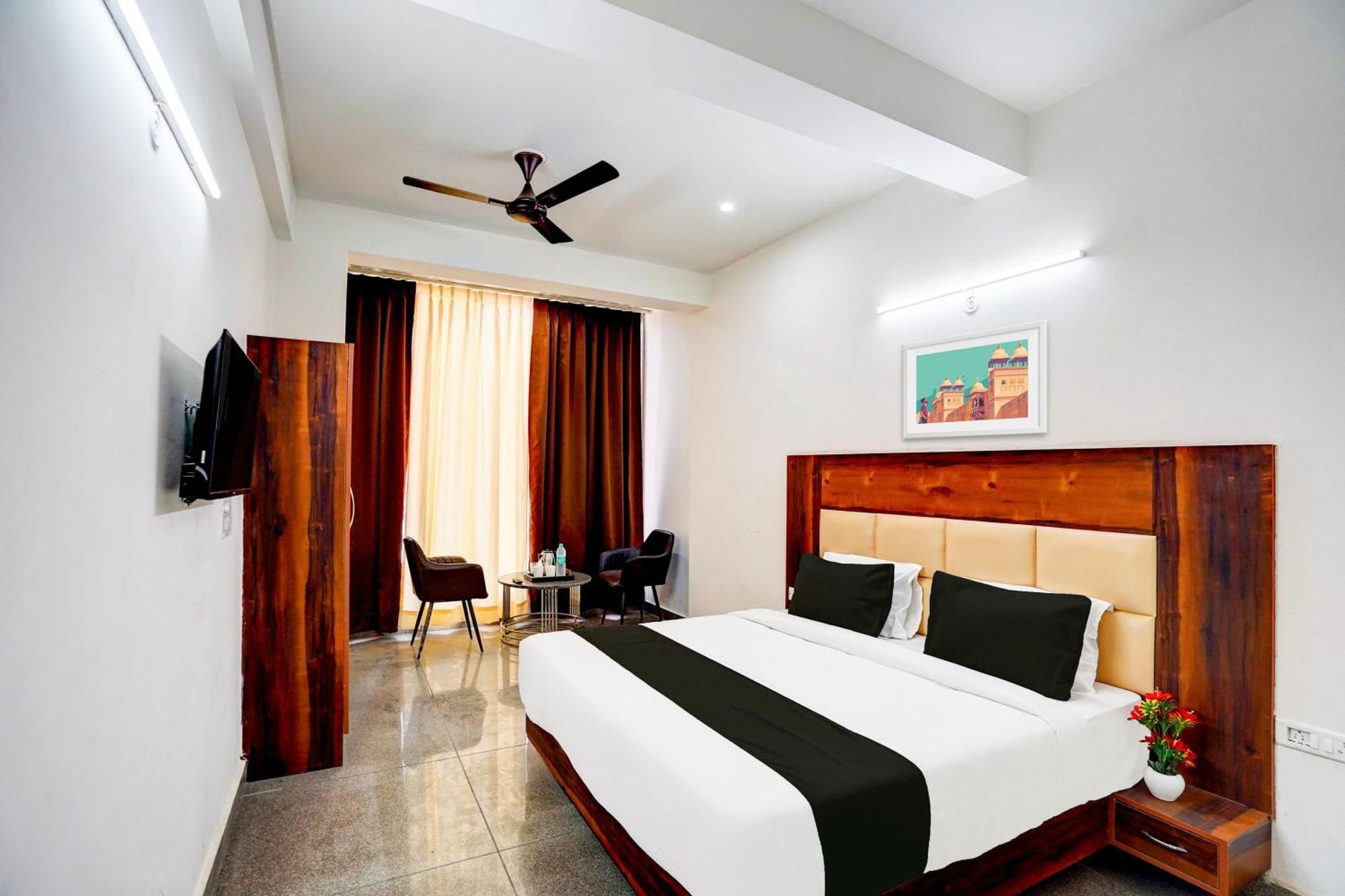 Collection O Apple Tree Hotel Noida Luaran gambar