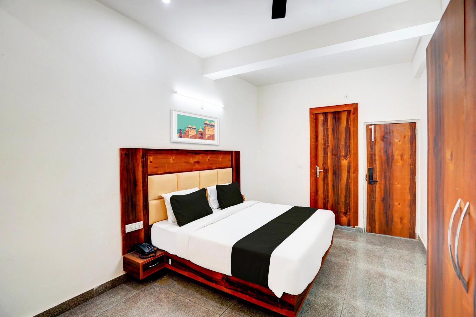 Collection O Apple Tree Hotel Noida Luaran gambar