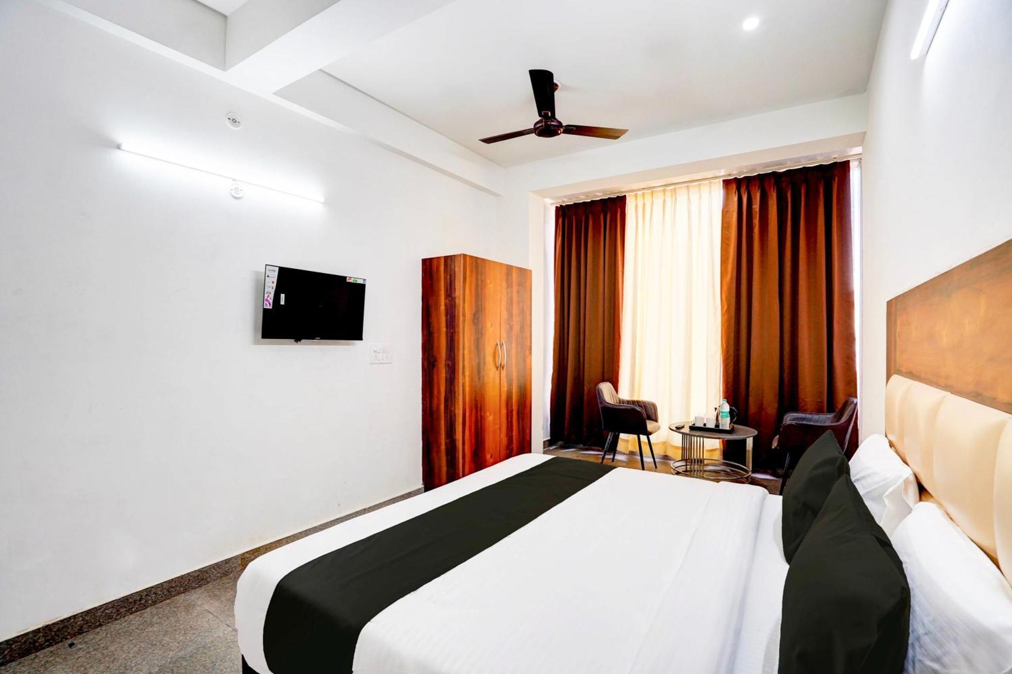 Collection O Apple Tree Hotel Noida Luaran gambar